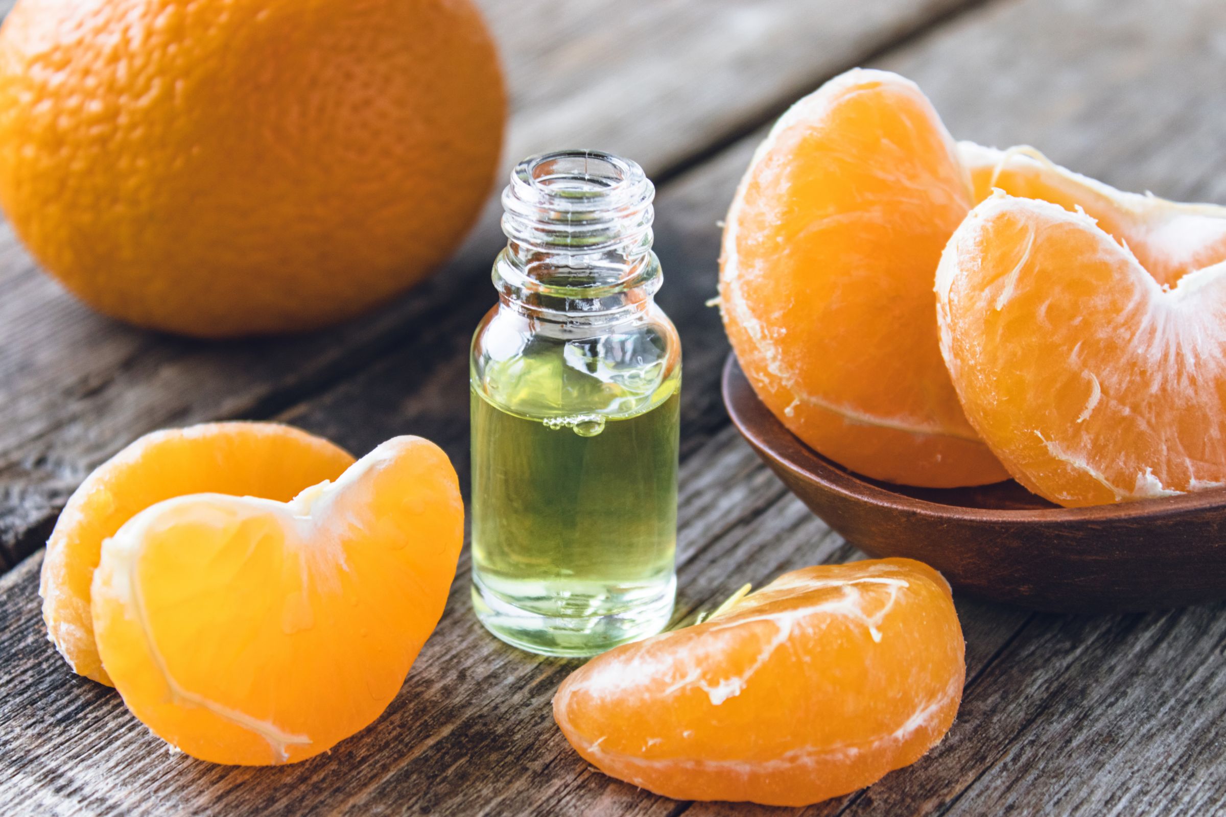 L'estratto di buccia di mandarino è uno degli ingredienti più popolari che i nostri clienti chiedono di aggiungere ai loro prodotti, perché rende la pelle più liscia.